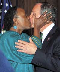 28_22kiss1.jpg