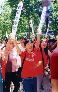 PR-Korean%20fans1.jpg