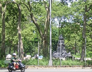 baileyfountain-tn.jpg